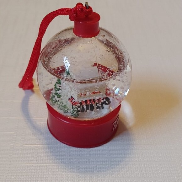 2015 Tim Hortons Snow Globe Ornament Store - Picture 4 of 6
